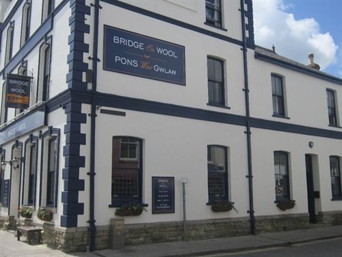 Bridge On Wool Hotel Wadebridge Esterno foto